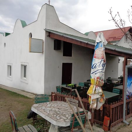 Hotel Gasthaus Enduro Bica Caransebeş Exterior foto