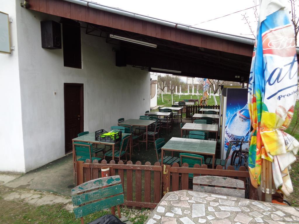 Hotel Gasthaus Enduro Bica Caransebeş Exterior foto